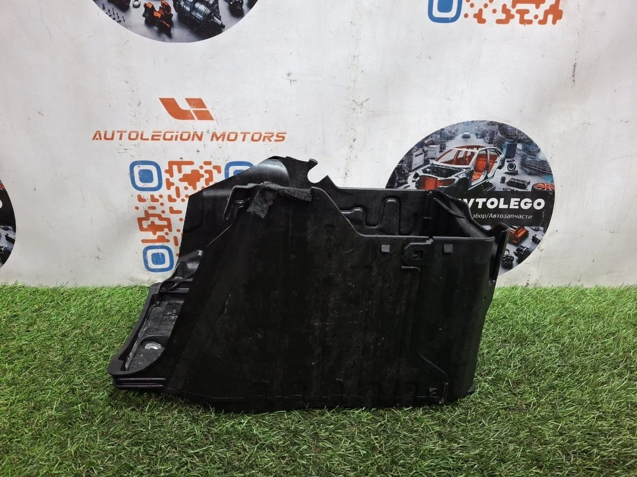 Площадка акб Volvo V70 2008