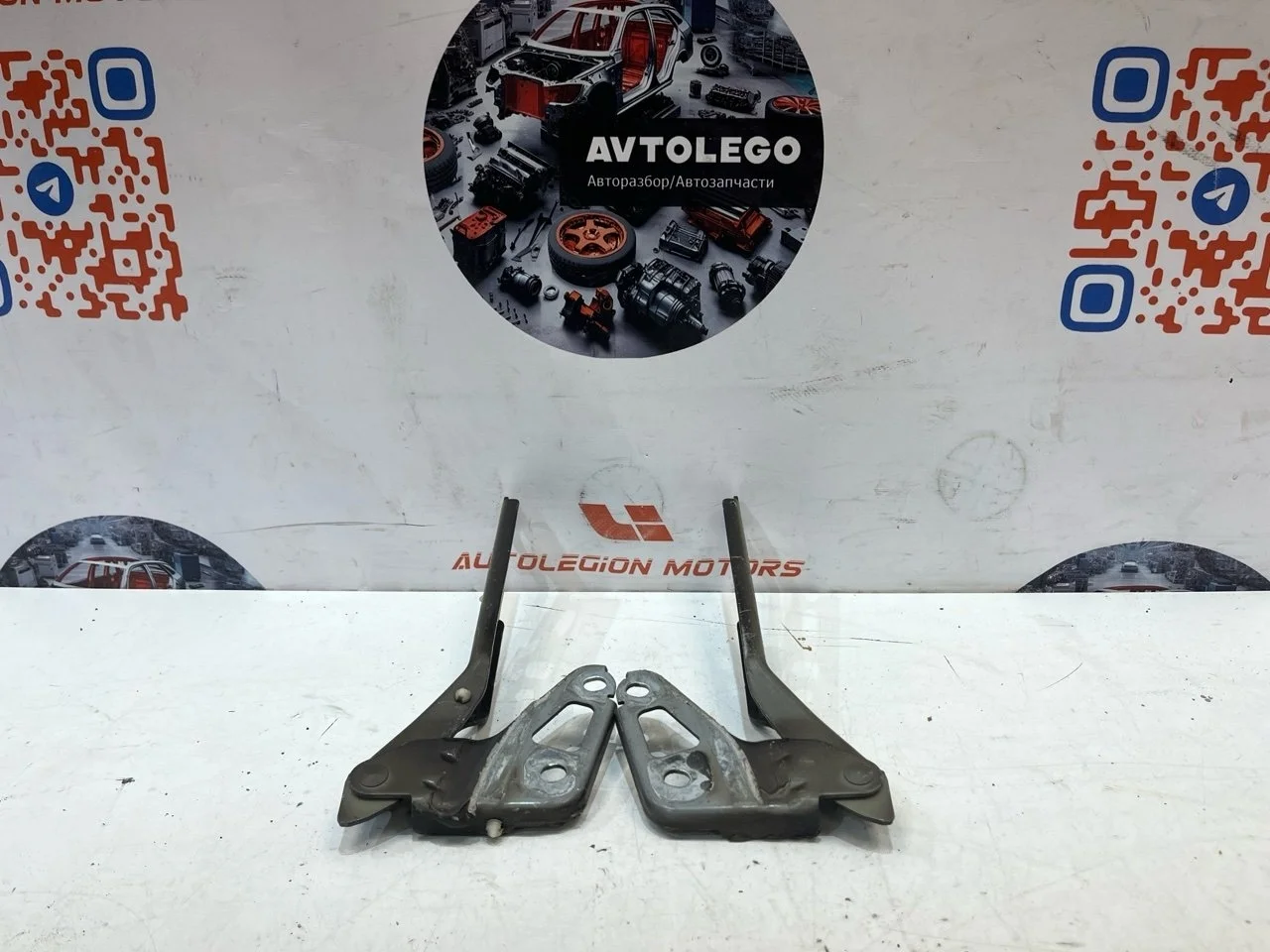 Петли капота Audi Q7 2011 4L0823301 4L CJWC