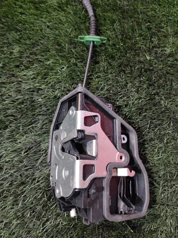 Замок двери BMW X3 .0si E83