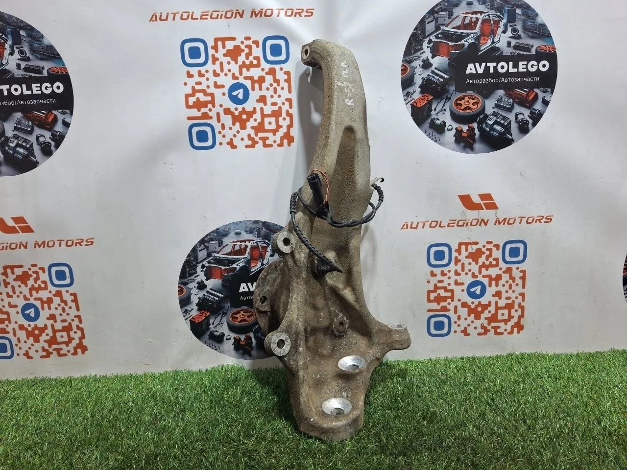 Кулак поворотный BMW 520D 2010 F11