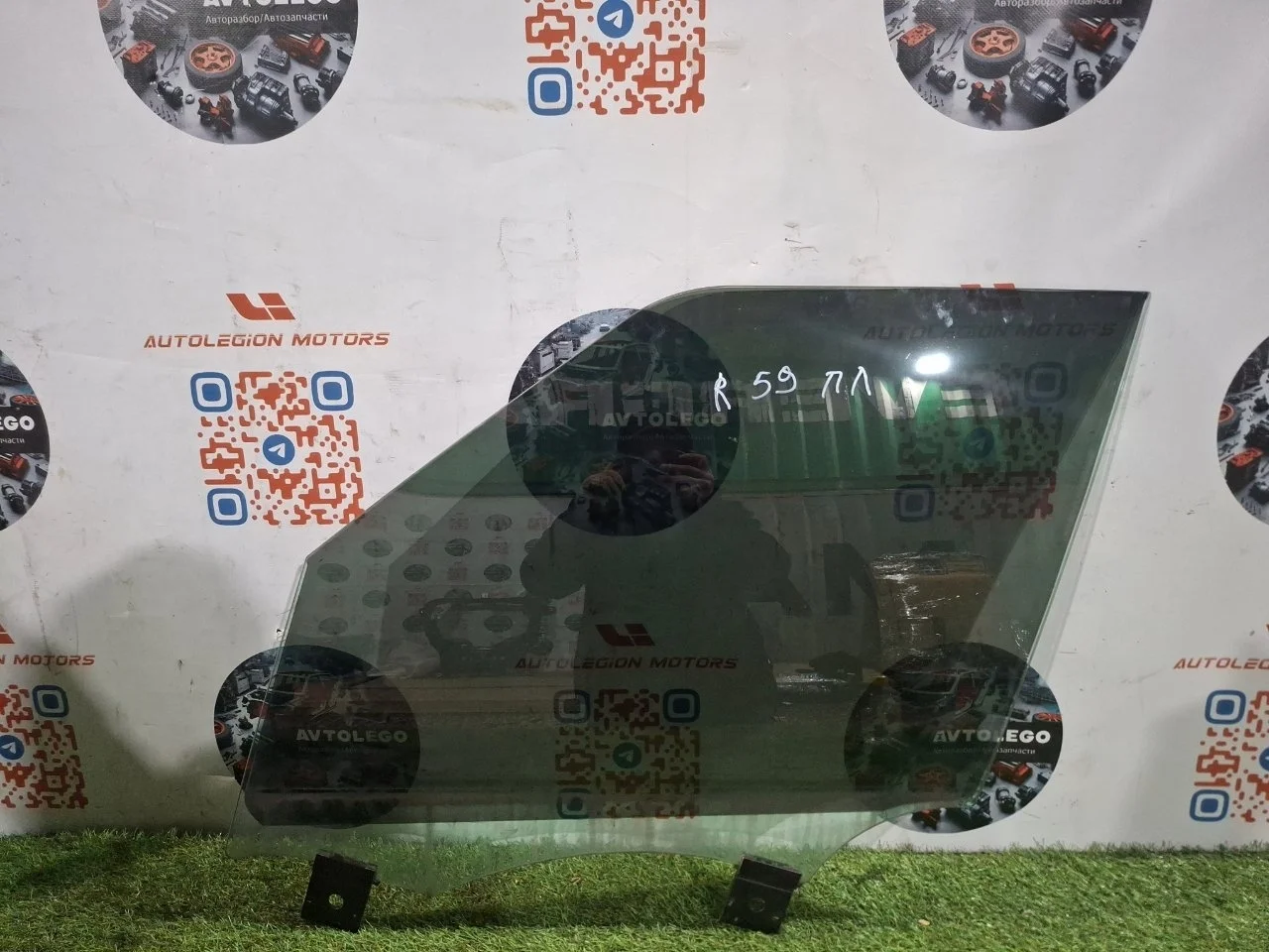 Стекло двери Land Rover Range 2016 L405