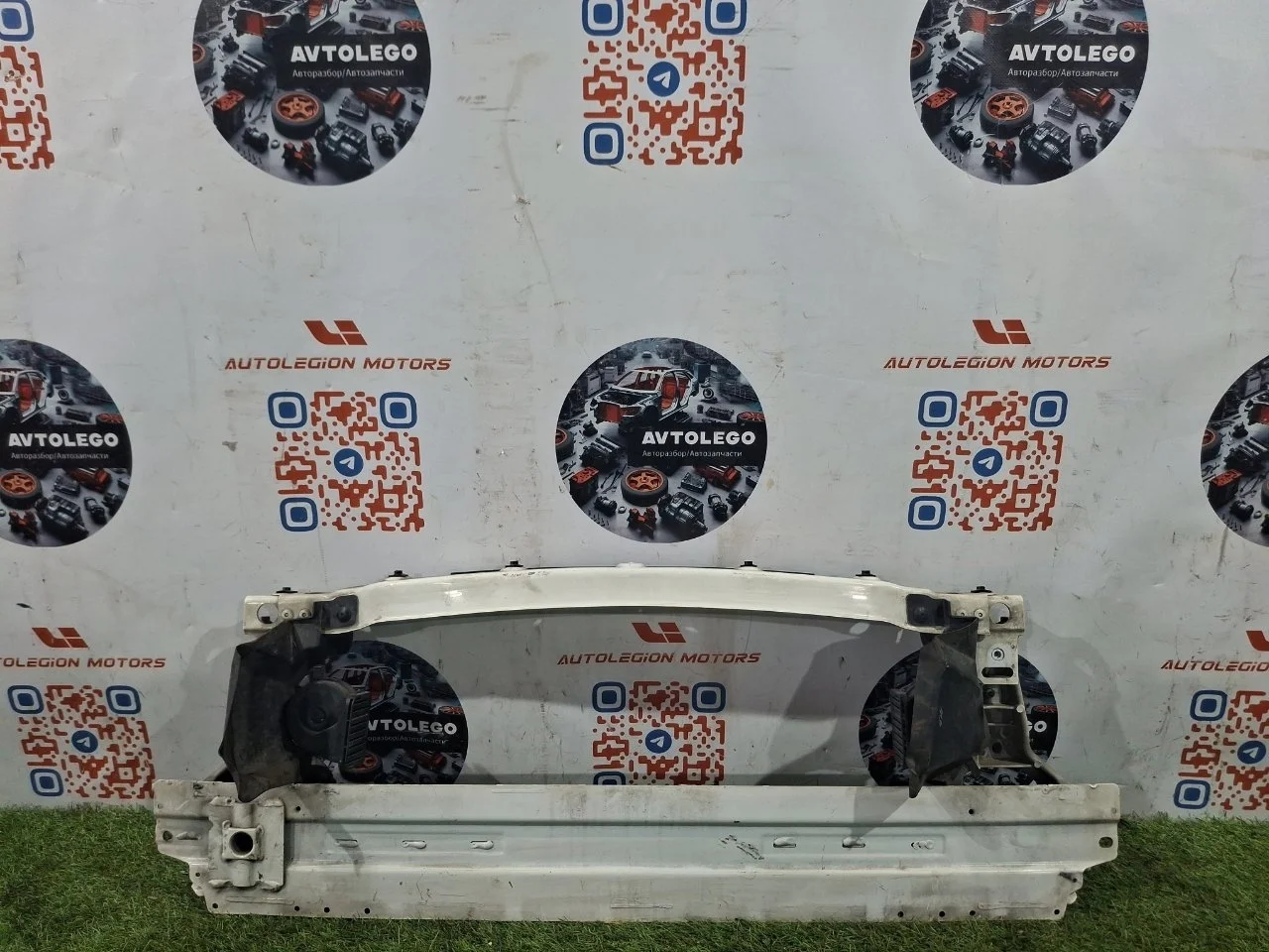 Накладка передней панели Jaguar XE 2015 T4N3264 X760 204DTD MID
