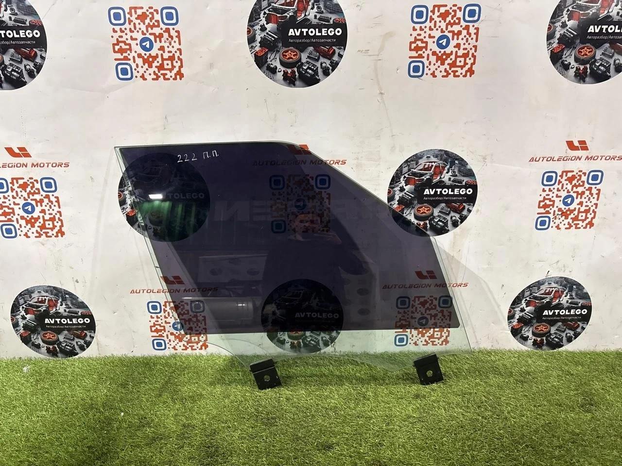 Стекло переднее правое Land Rover Range 2015 L405