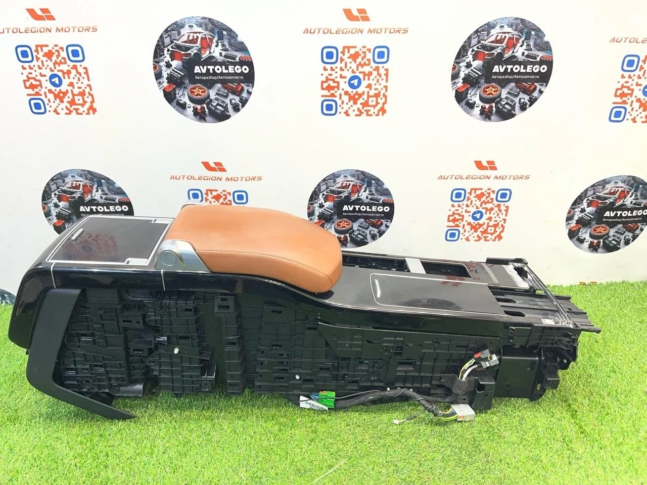 Центральная консоль Land Rover Range Rover 2015 LR053261 L405 448DT