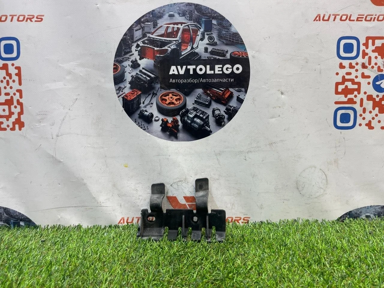 Кронштейн заднего бампера Land Rover Range Discovery 2011 L319