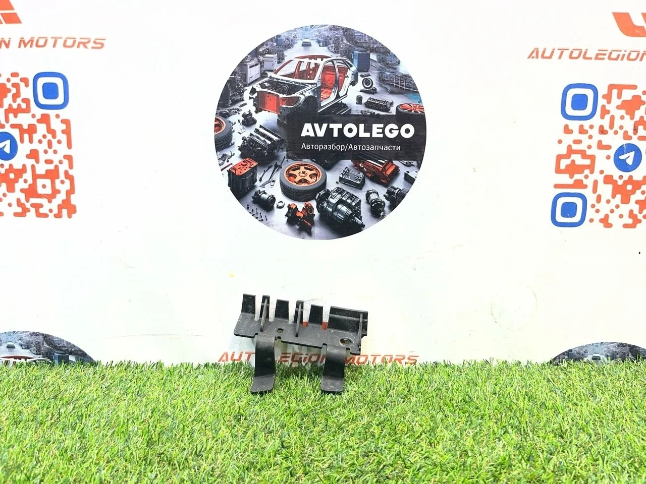 Кронштейн заднего бампера Land Rover Range Discovery 2012 L319