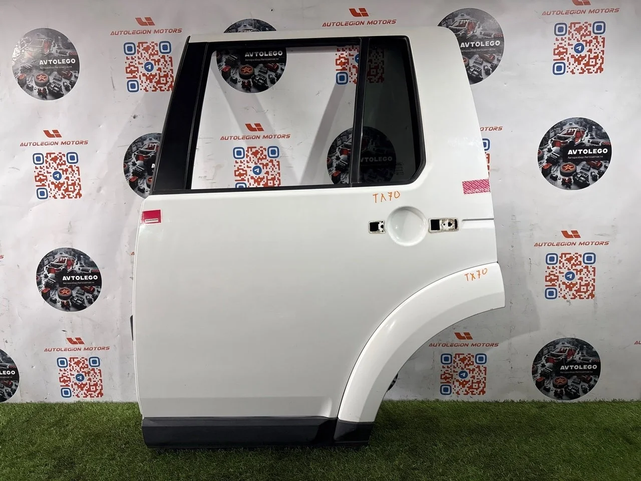 Дверь задняя левая Land Rover Discovery 2014 L319