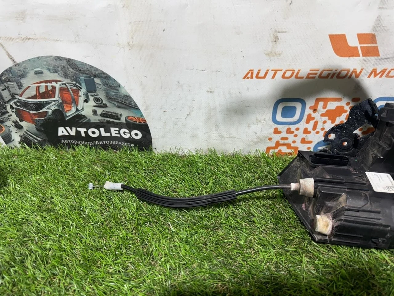 Замок двери передний правый Land Rover Discovery Sport 2016 LR078708 L550 240PS GEN2, передний правый