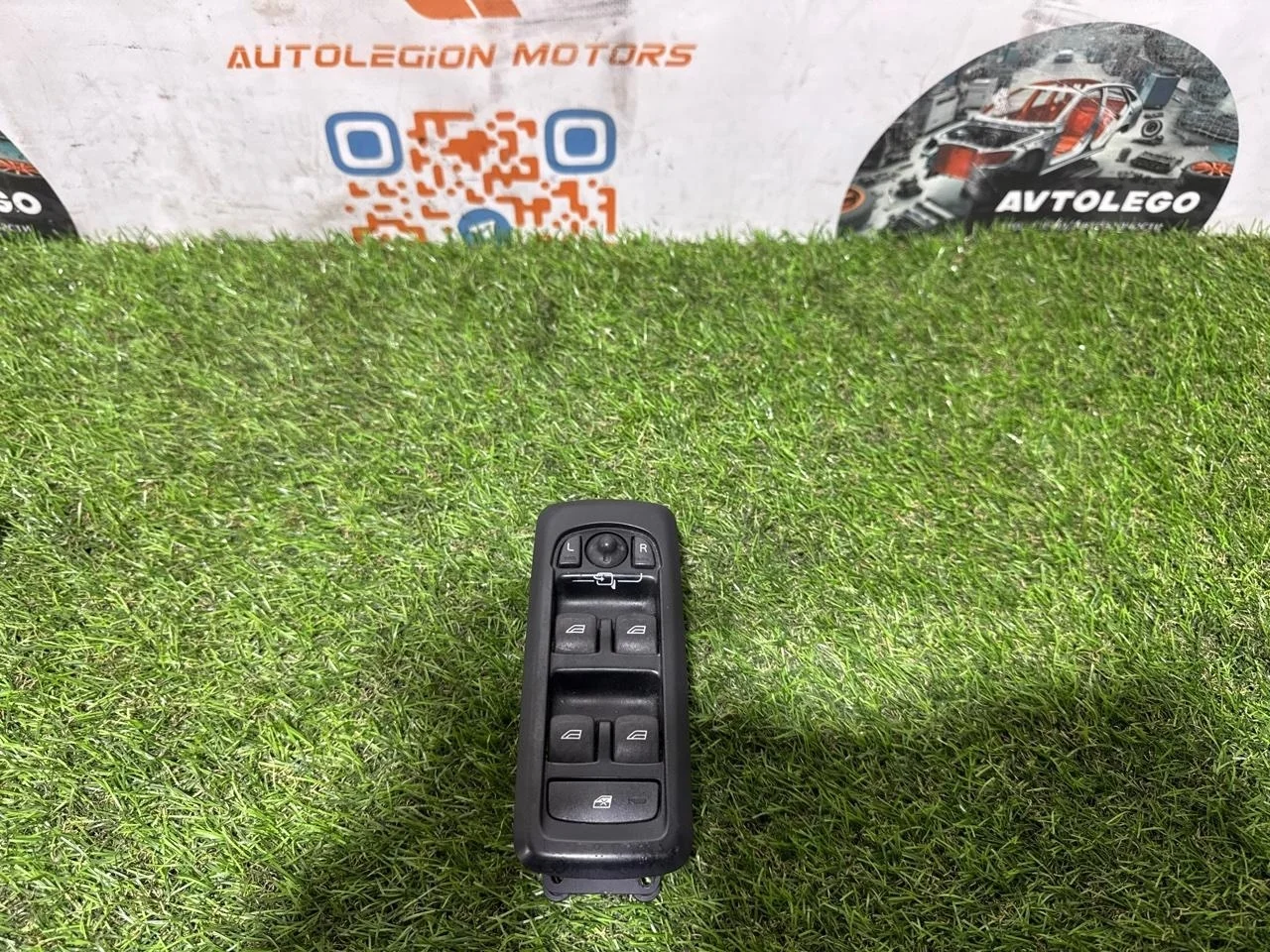 Блок управления стеклоподъемниками Land Rover Range Rover Discovery 2012 LR013883 L319 508PN, передний левый