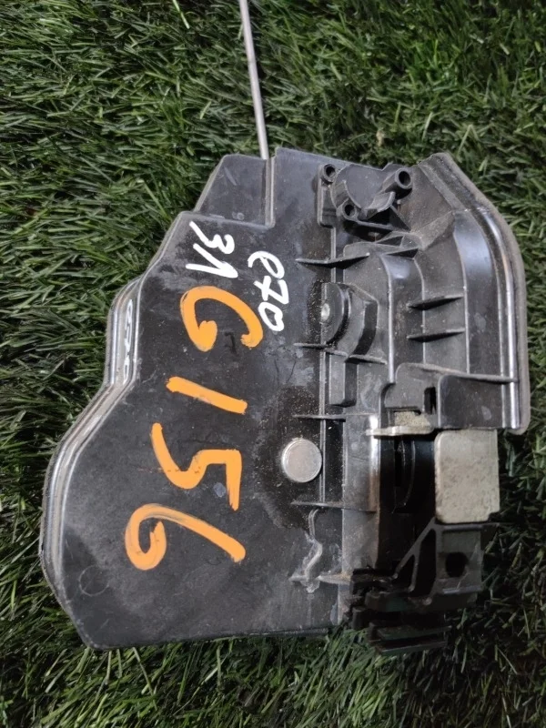 Замок двери BMW X5 3.0si 2008 E70