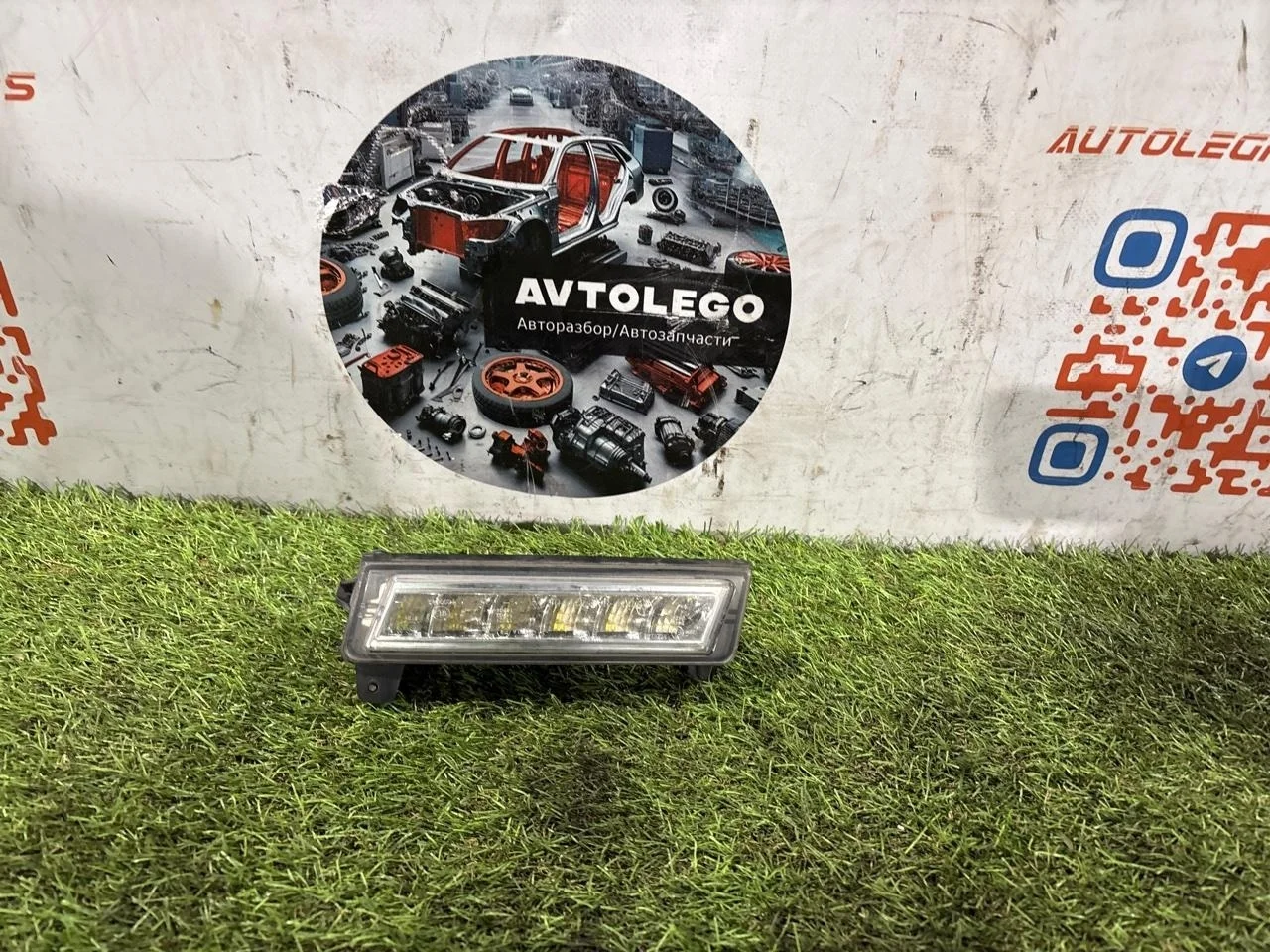 Дневной ходовой огонь Mercedes benz ML300 2010 A1649060151 W164 642.820, левый