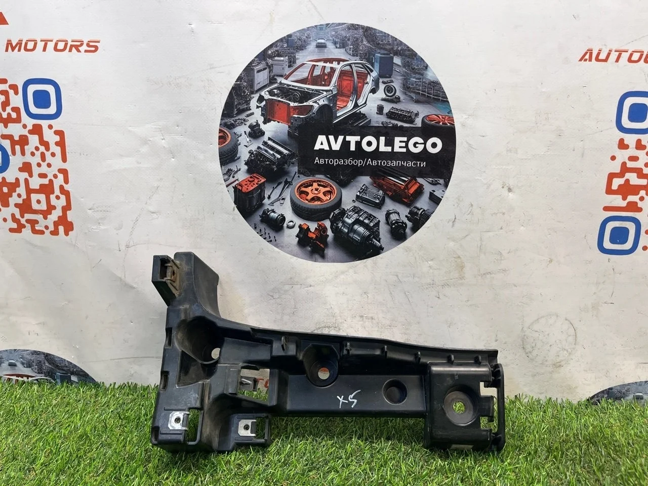 Кронштейн бампера BMW X5 2013 51127226936 E70 N57S, правый