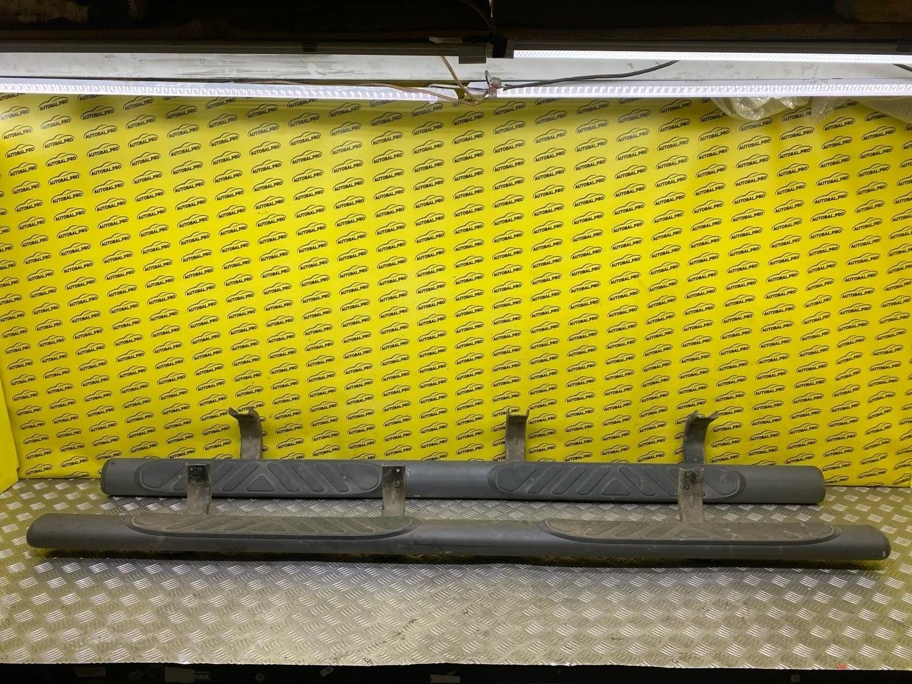 Подножка Nissan Navara (D40) 2004-2015 2011 96100EB10A ПИКАП 2.5 D YD25DDTI