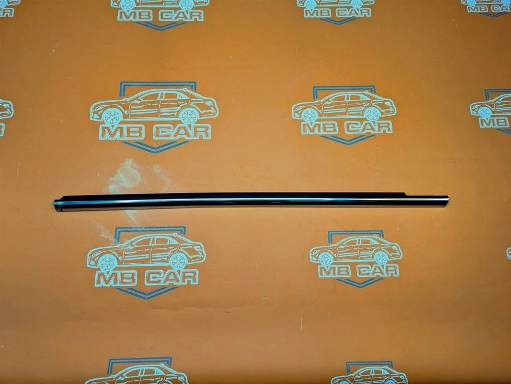 Молдинг стекла двери Mercedes-Benz