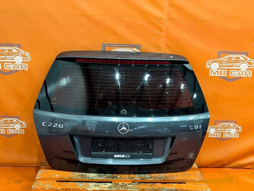 Крышка багажника Mercedes-Benz