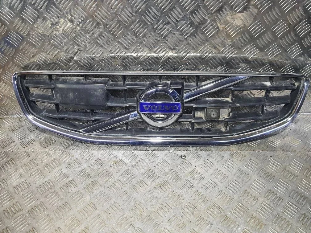 решетка радиатора Volvo S60 2