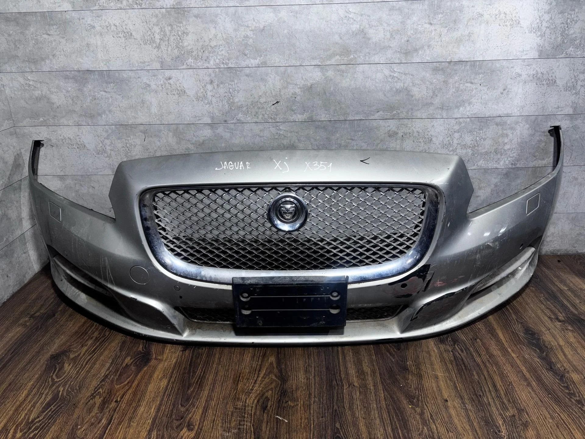 бампер передний Jaguar XJ X351 X351