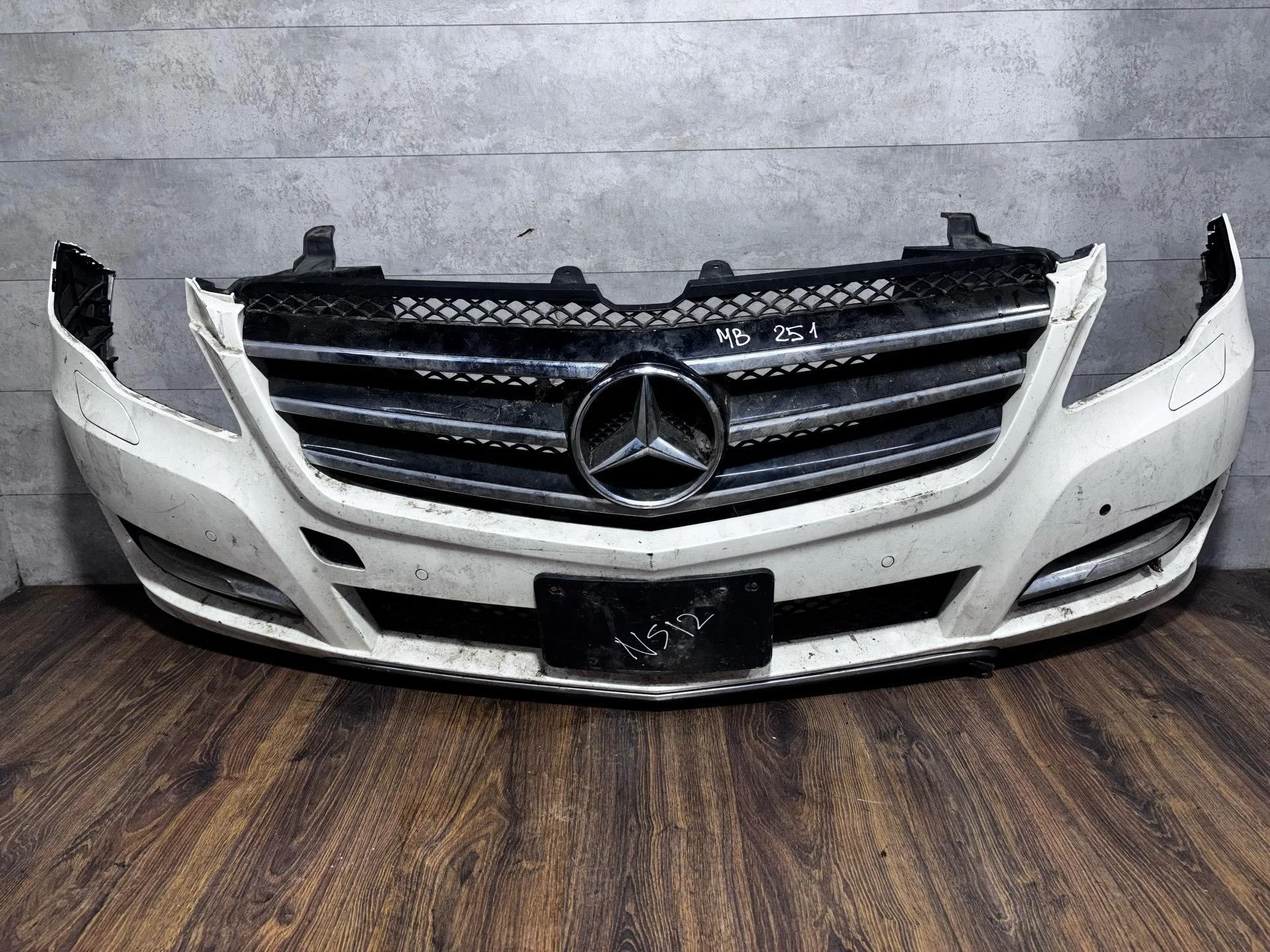 бампер передний Mercedes-Benz R W251