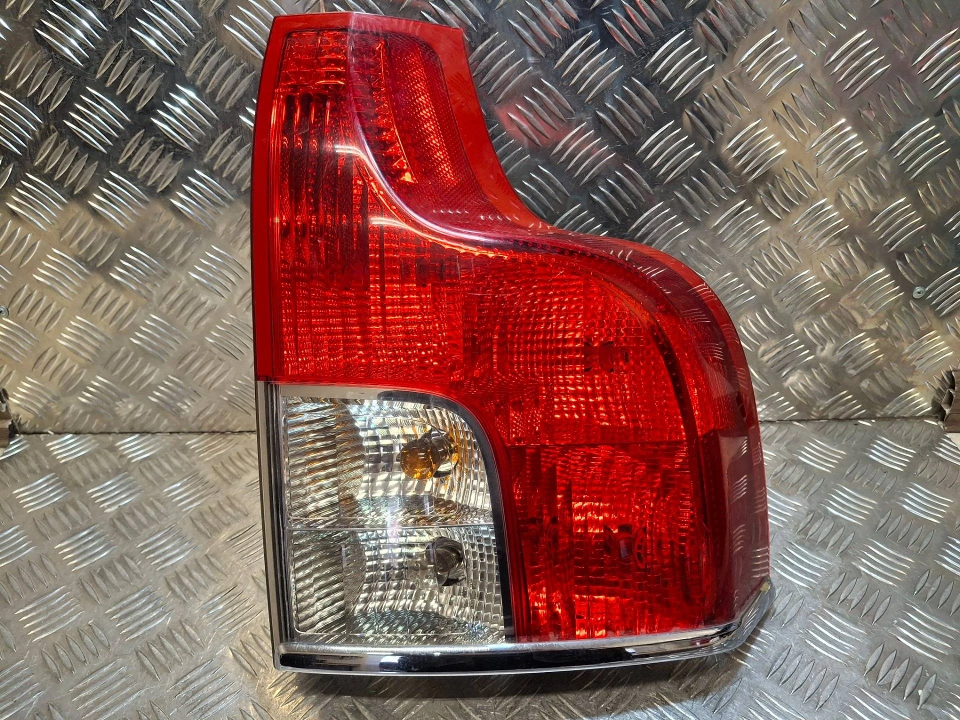 фонарь задний правый Volvo XC90