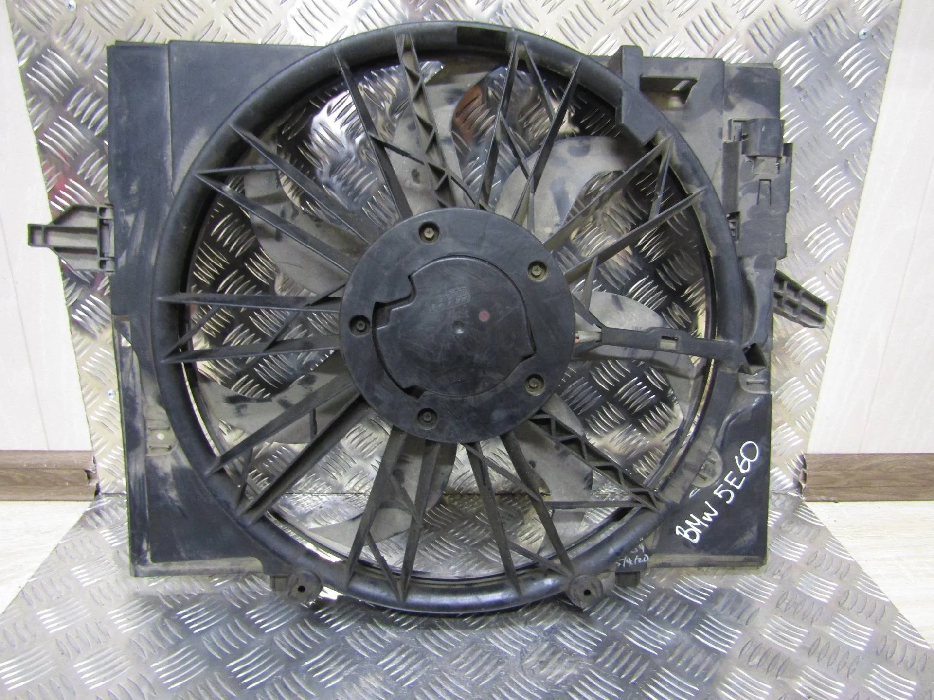 вентилятор охлаждения BMW 5 E60/E61