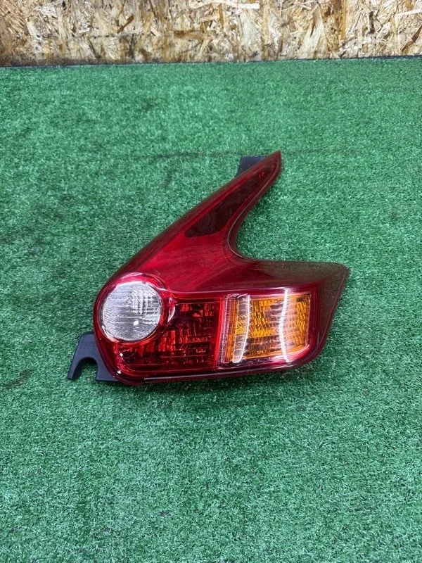 Фонарь Nissan Juke 2011-2019 F15
