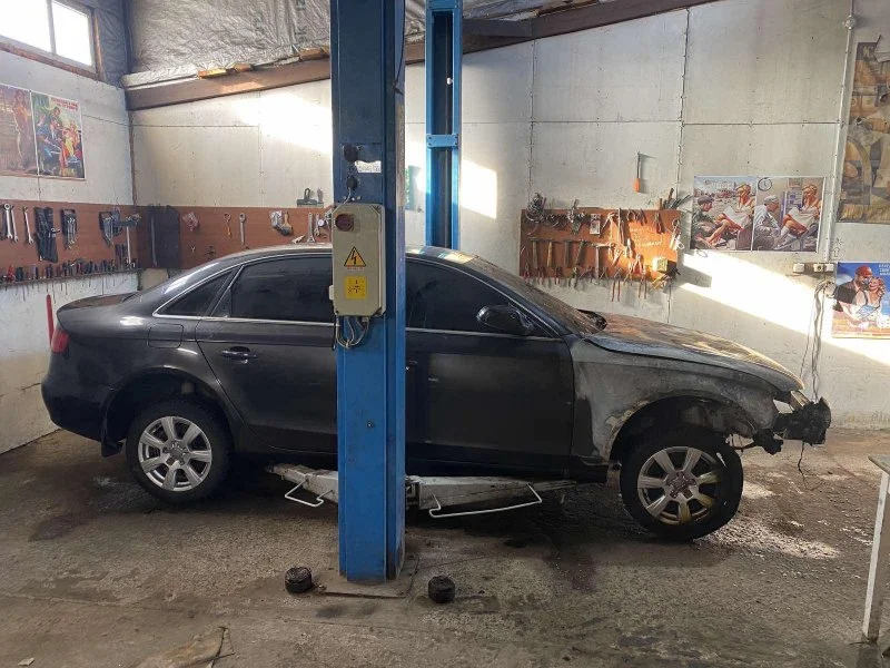 Продажа Audi A4 1.8 (160Hp) (CDHB) FWD AT по запчастям