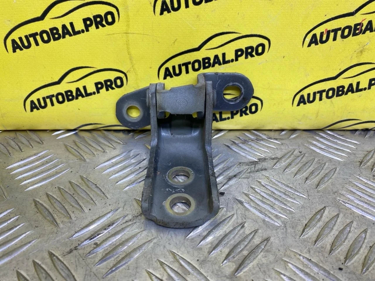 Петля двери передней левой Toyota Rav 4 (CA40) (2012-2019) 2013 6872012151 2.2 D 2ADFTV