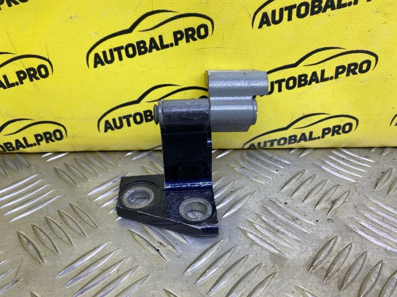 Петля двери Lexus RX 450H IV (2015-2022) 2020 6873048010 ВНЕДОРОЖНИК 3.5 I 2GRFXS, правая