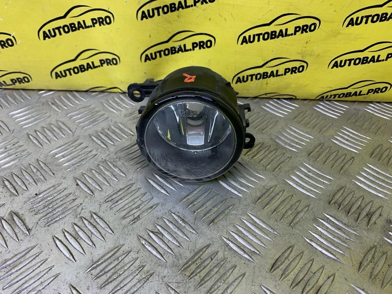 Фара противотуманная правая Nissan Navara (D40) 2004-2015 2011 26150EA500 ПИКАП 2.5 D YD25DDTI