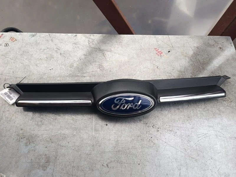 Решетка радиатора Ford Focus 3 2014