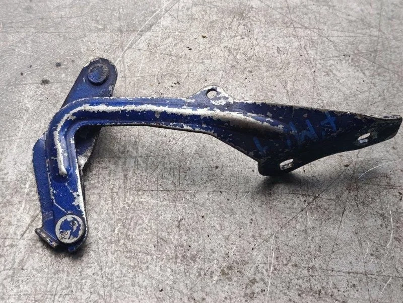 Петля капота ford Focus 2 2005-2011
