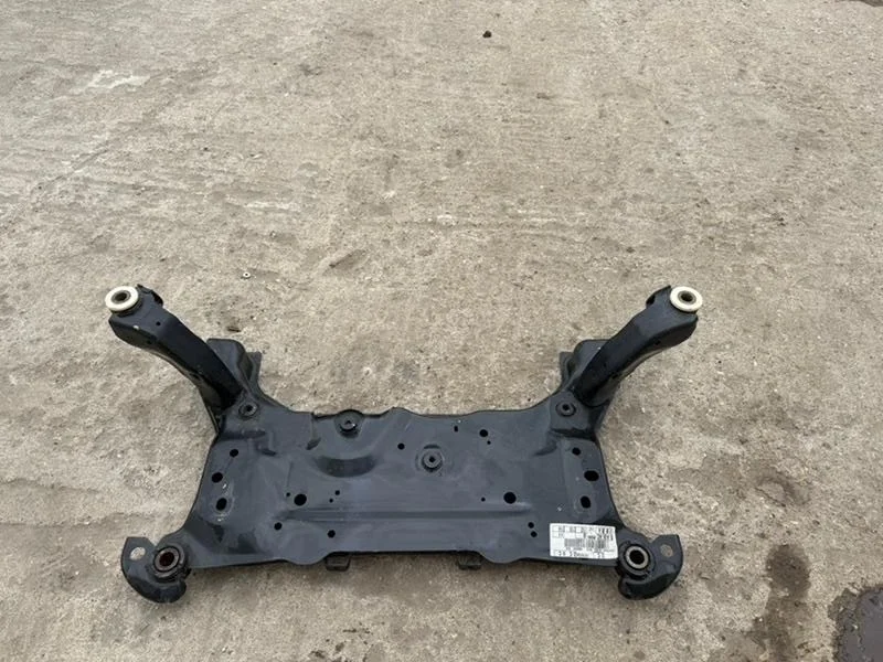 Подрамник Ford Focus 2015 3