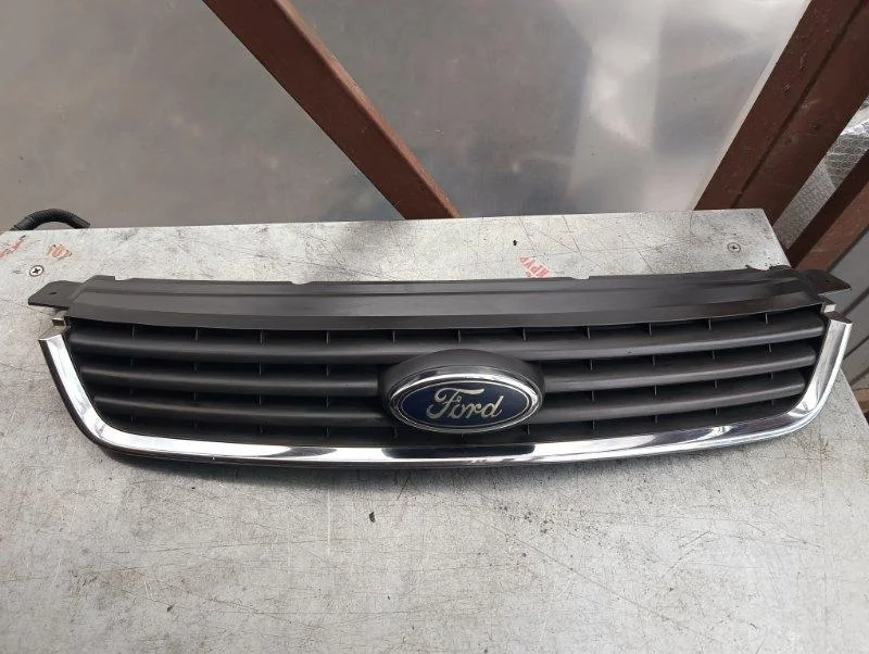 Решетка радиатора ford Kuga 1 2008-2012