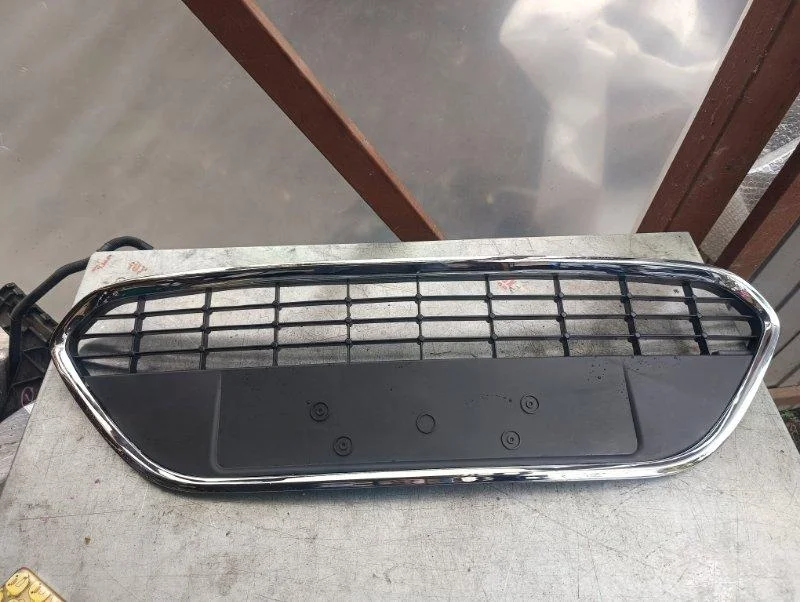Решетка бампера ford Focus 2 2007-2011
