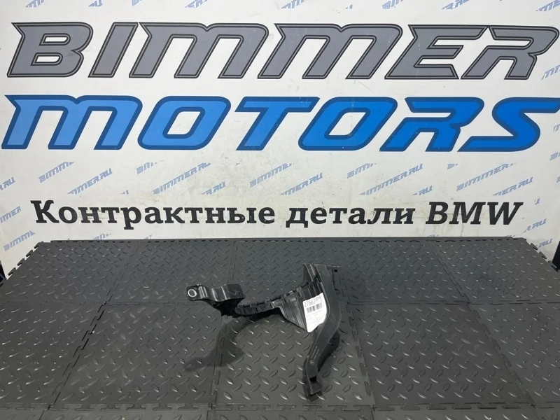 Кронштейн расширительного бачка BMW 520d F11