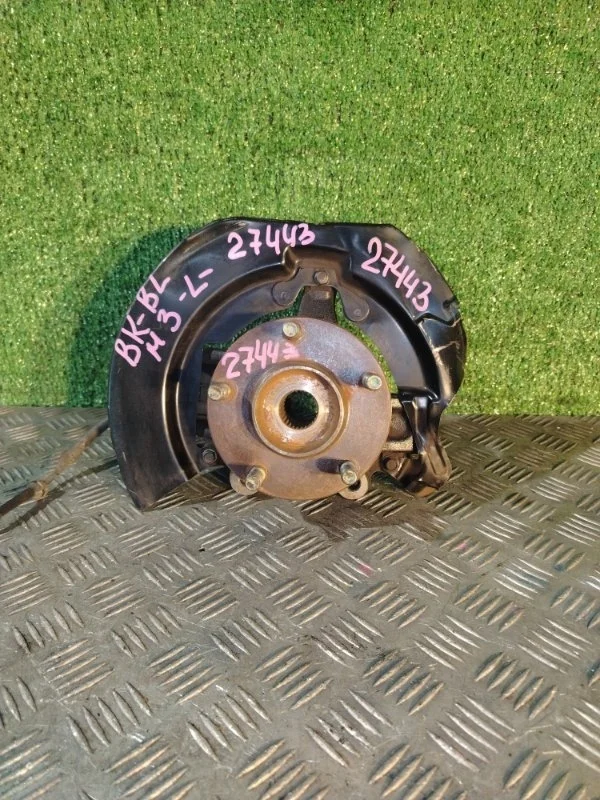Поворотный кулак Mazda 3 2009 BR5S33031A BK, передний левый