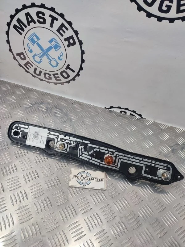 Плата заднего левого фонаря Peugeot Boxer 250