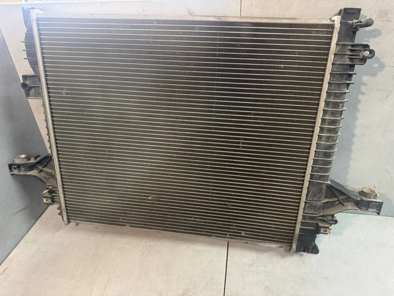 Радиатор охлаждения двигателя Volvo XC90 31293550 B5254T2