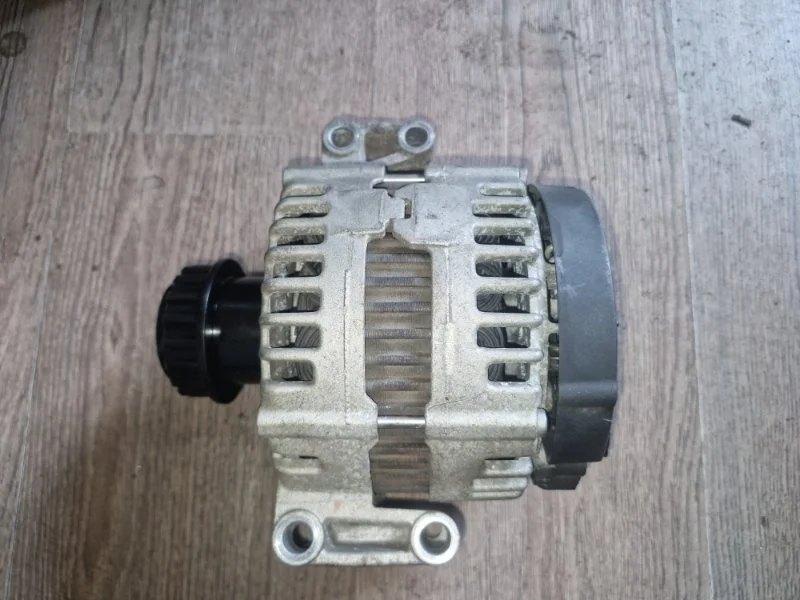 Генератор с обгонной муфтой 180a Volvo xc90 2011