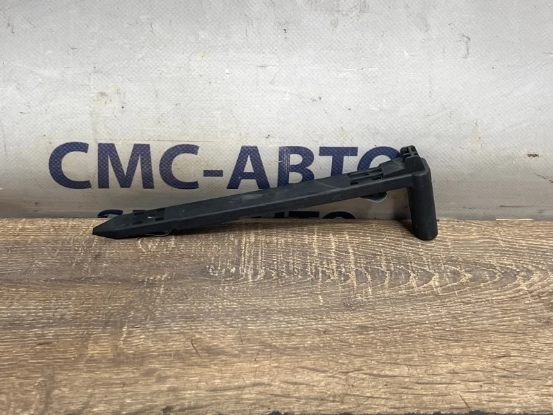 Кронштейн фары Volvo XC60 30763154 XC60