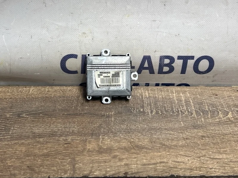 Блок управления фарой Volvo S80 31283921 С80 4.4 B8444S, левый