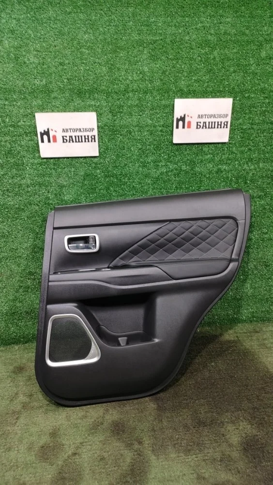 Обшивка двери Mitsubishi Outlander 2022 7222A998XA GF 4J11, задняя правая