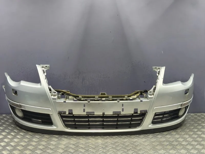 Бампер передний volkswagen Passat 2008 3C0807217E B6 BZB