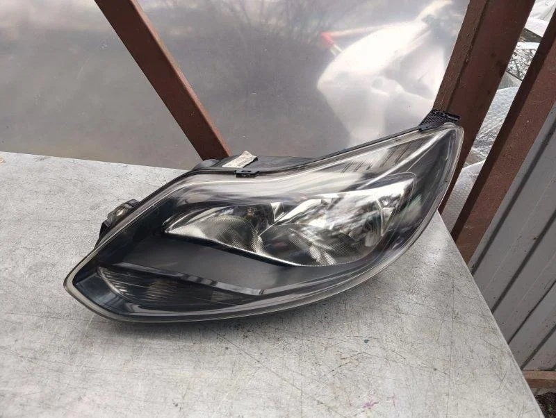 Фара Ford Focus 3 2014