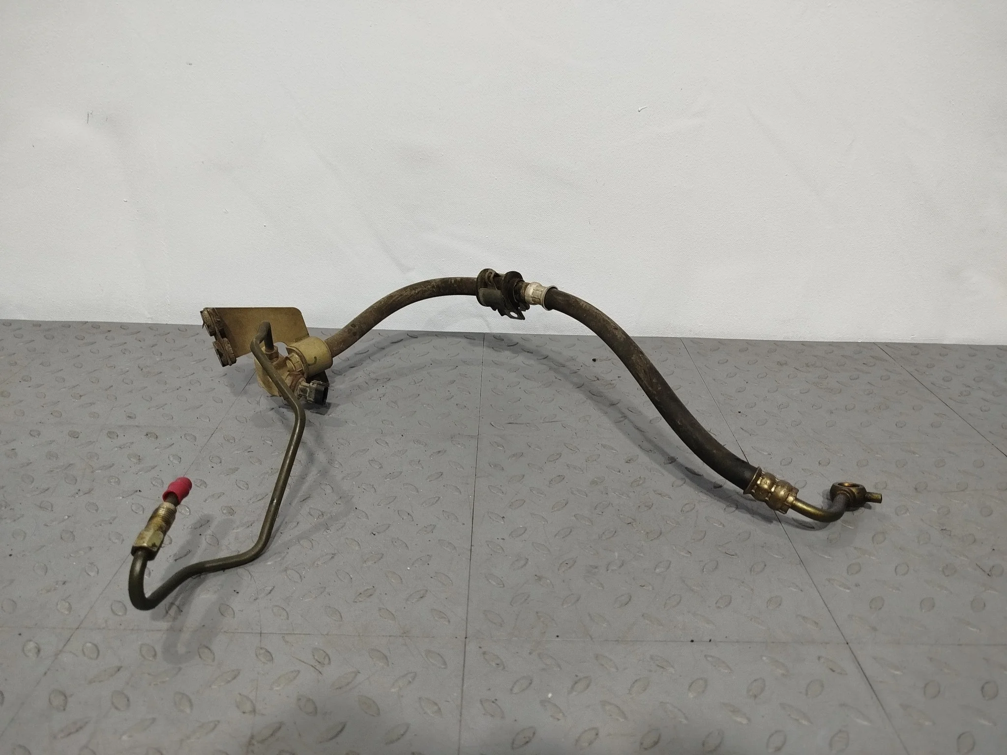 ШЛАНГ ГУР NISSAN 49720AU400