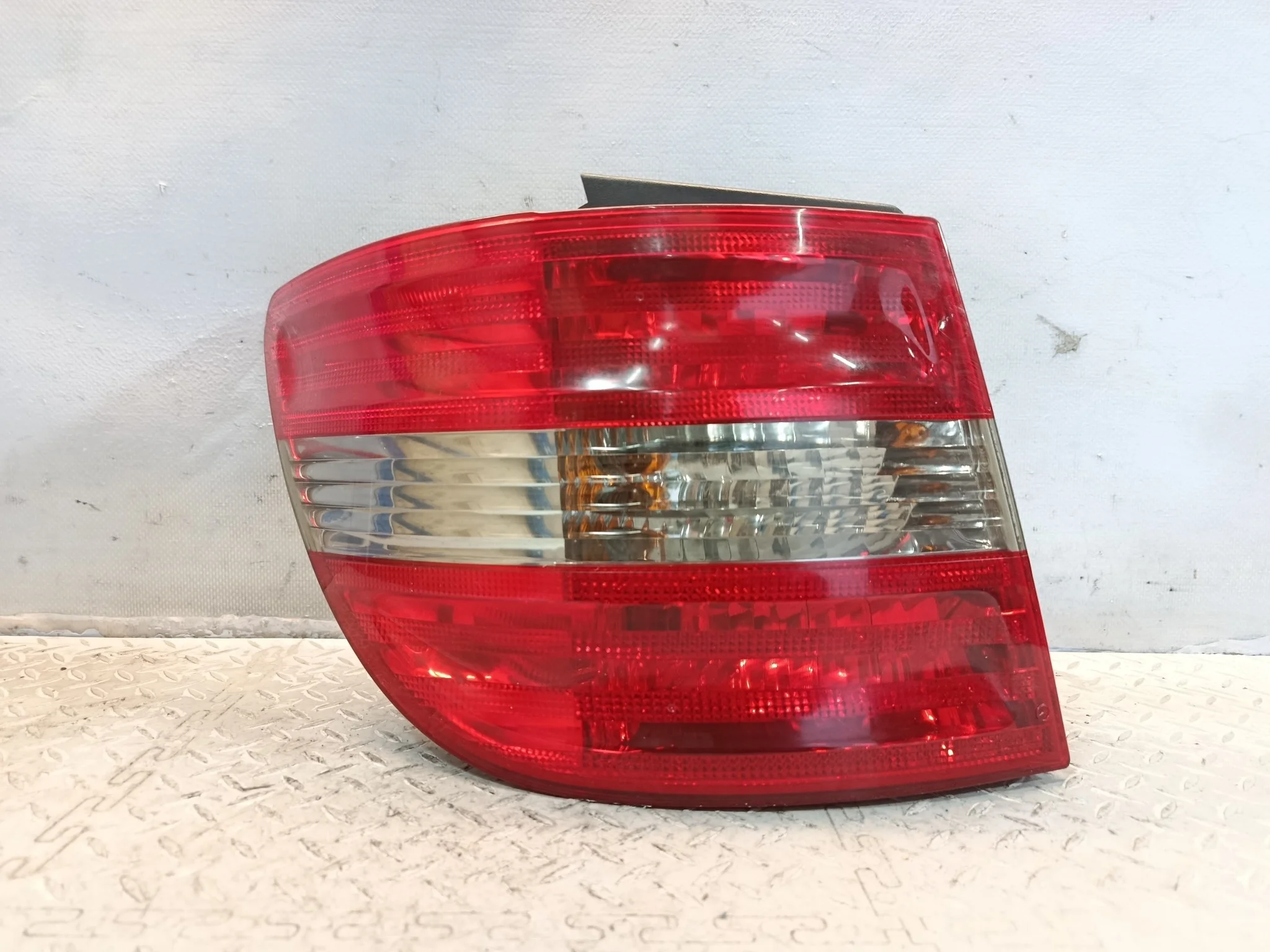 ФОНАРЬ MERCEDES-BENZ ЛЕВЫЙ A1698202364  XA7422
