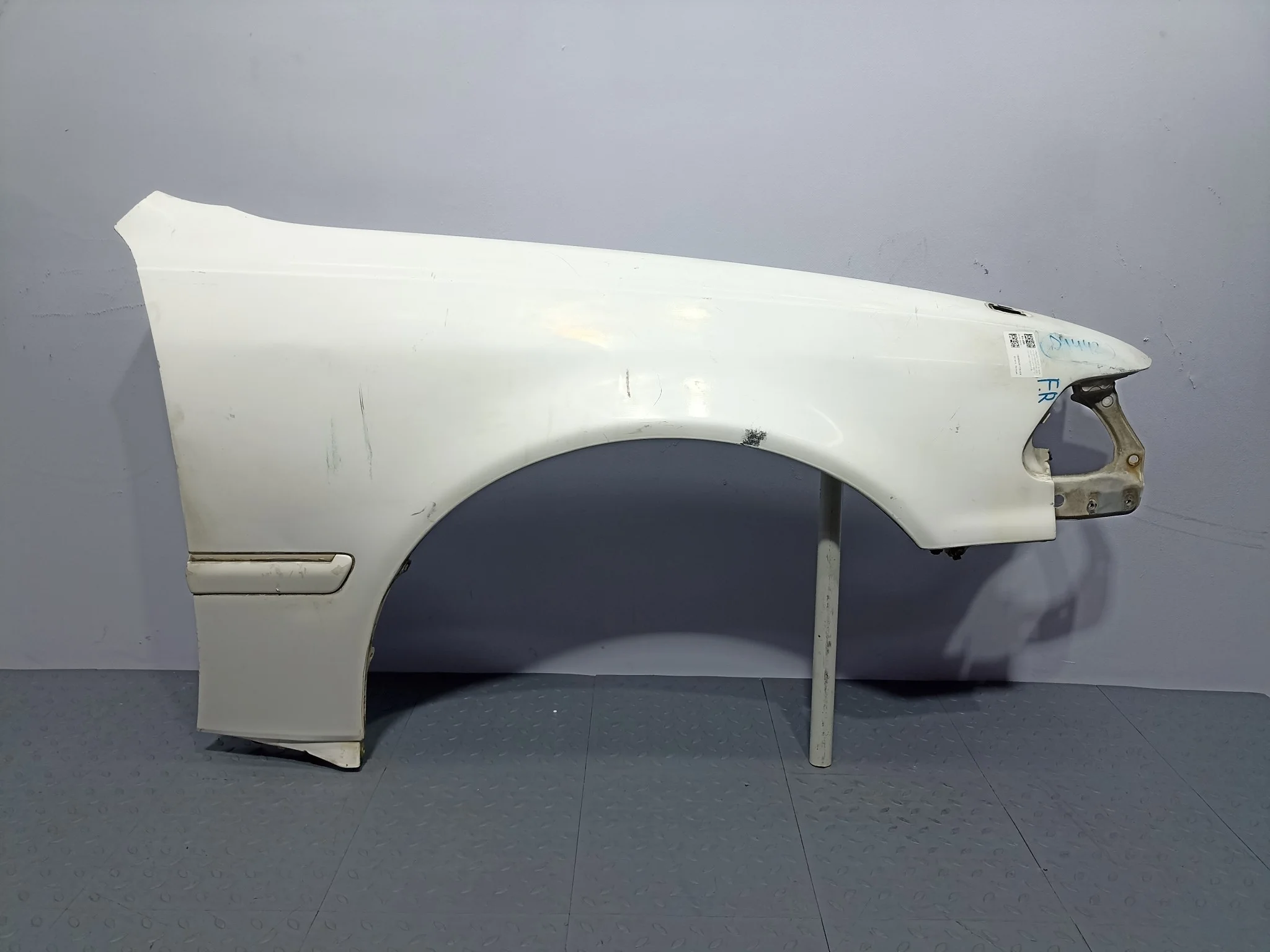 КРЫЛО TOYOTA MARK II 538012A450 ПЕРЕДНЕЕ ПРАВОЕ  белый DY442
