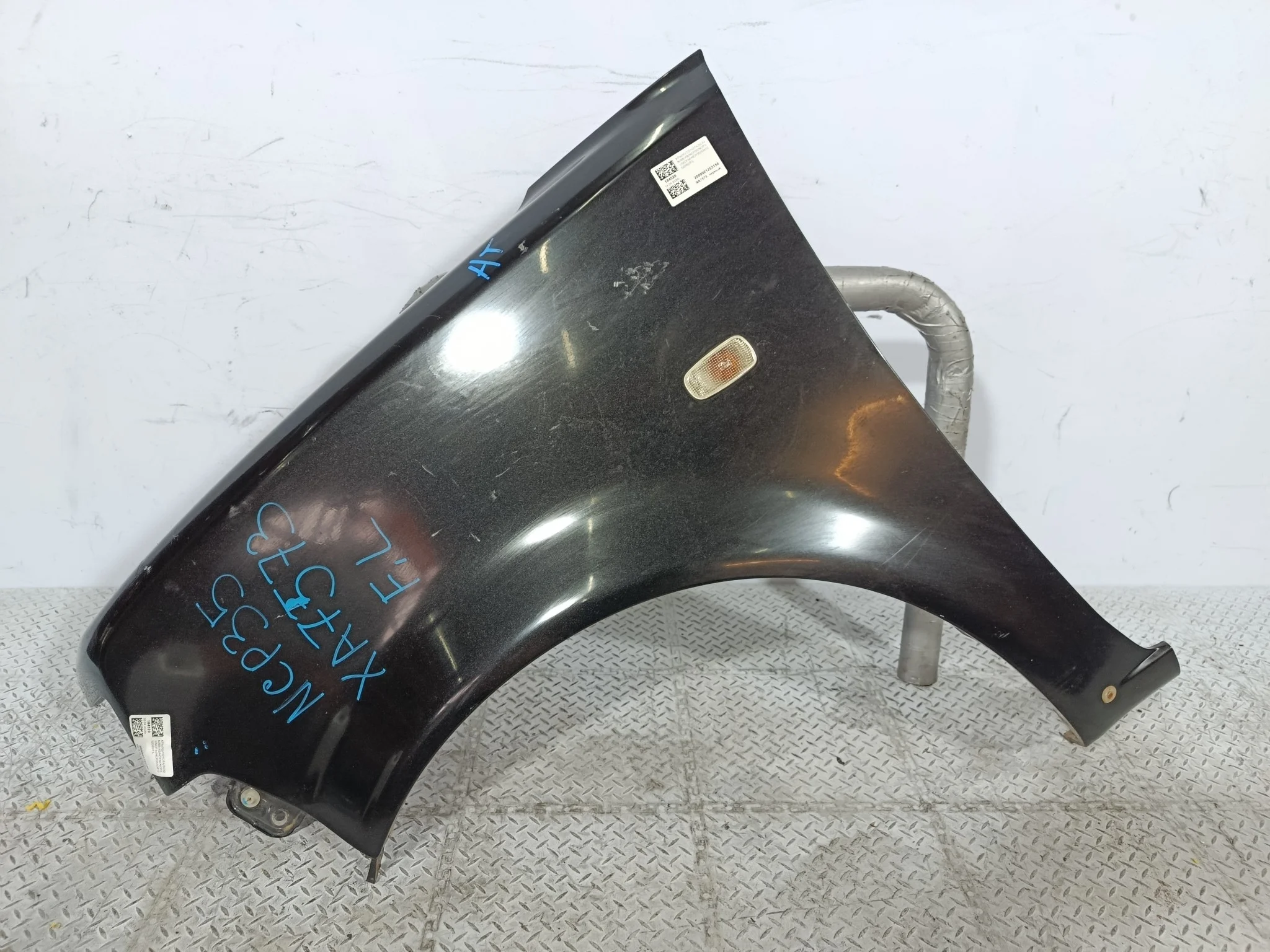 КРЫЛО TOYOTA SCION BB XB 5381252080 ПЕРЕДНЕЕ ЛЕВОЕ  черный, 209 XA7573