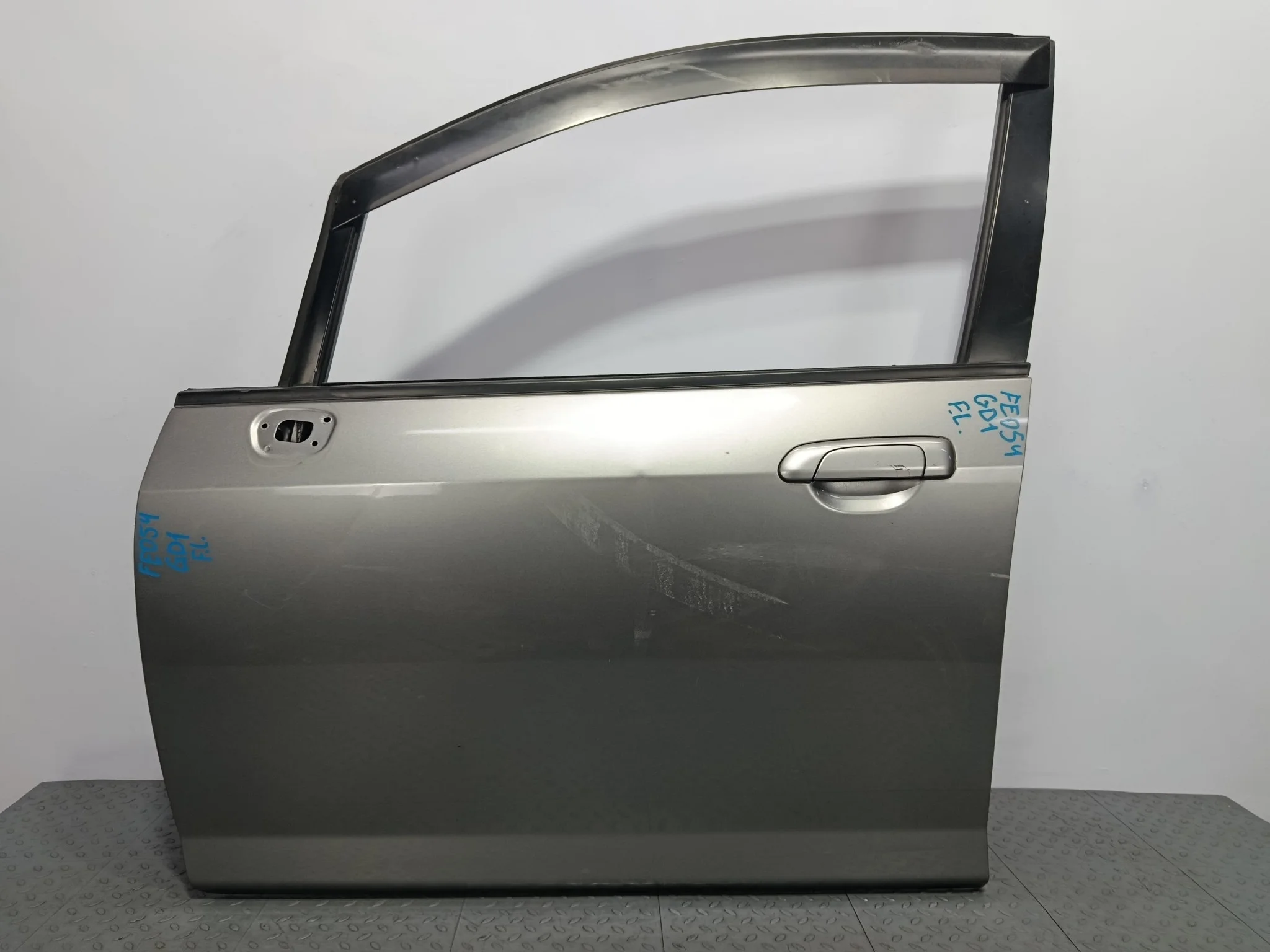 ДВЕРЬ HONDA FIT JAZZ 67050SAA010ZZ ПЕРЕДНЯЯ ЛЕВАЯ  серый, NH642M FE054