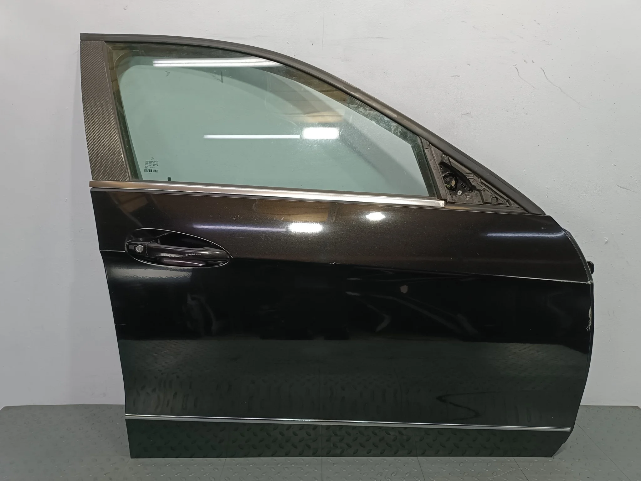 ДВЕРЬ MERCEDES-BENZ E-CLASS A2127200205 ПЕРЕДНЯЯ ПРАВАЯ  черный, 197U S4047